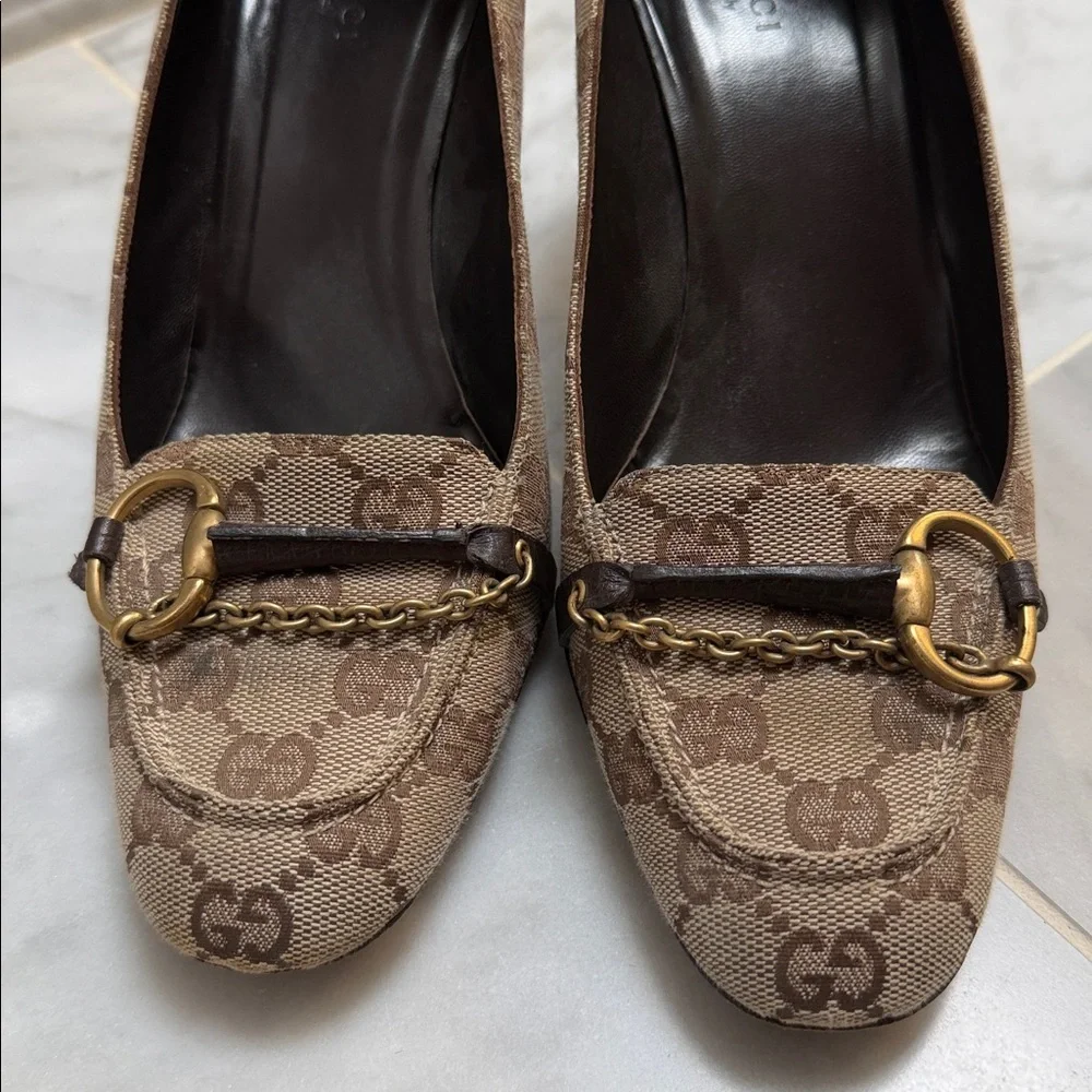 Gucci Beige Monogram Loafers with Gold Accent - Picture 2 of 7